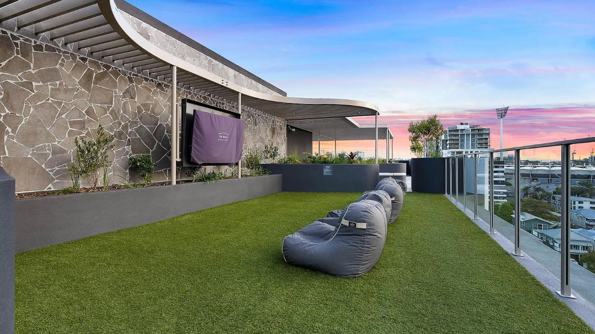 The Sinclair - A Luxurious Apartment With Rooftop Pool Brisbane